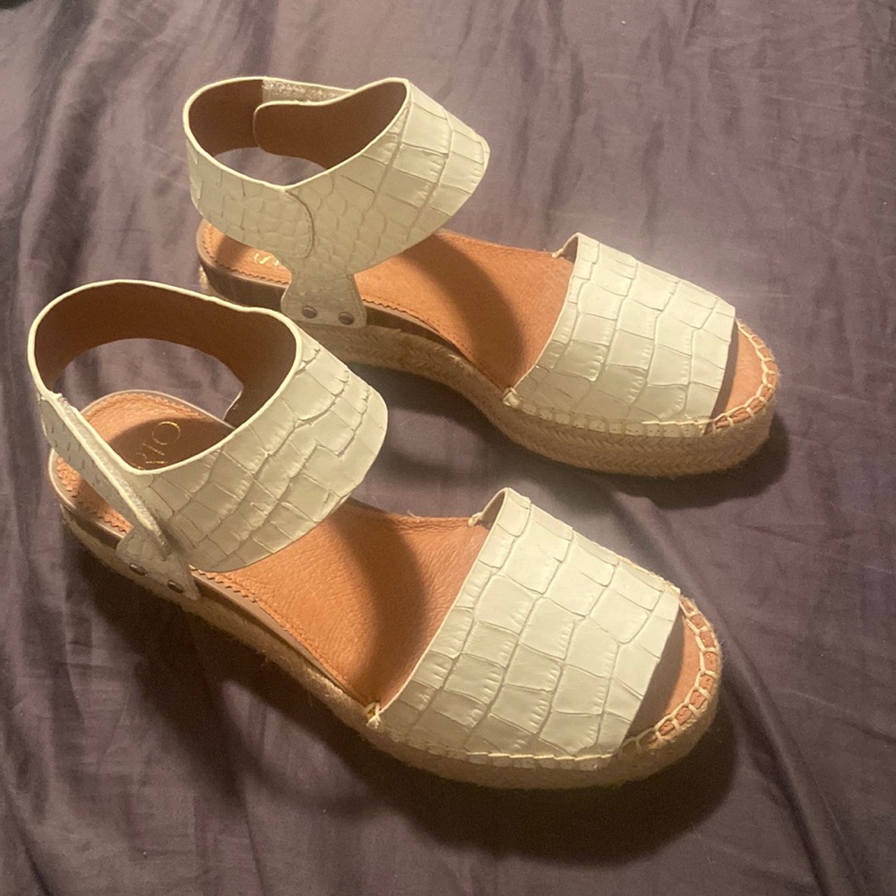 Sarto by Franco Sarto White Platform Espidrille Sandals size 6